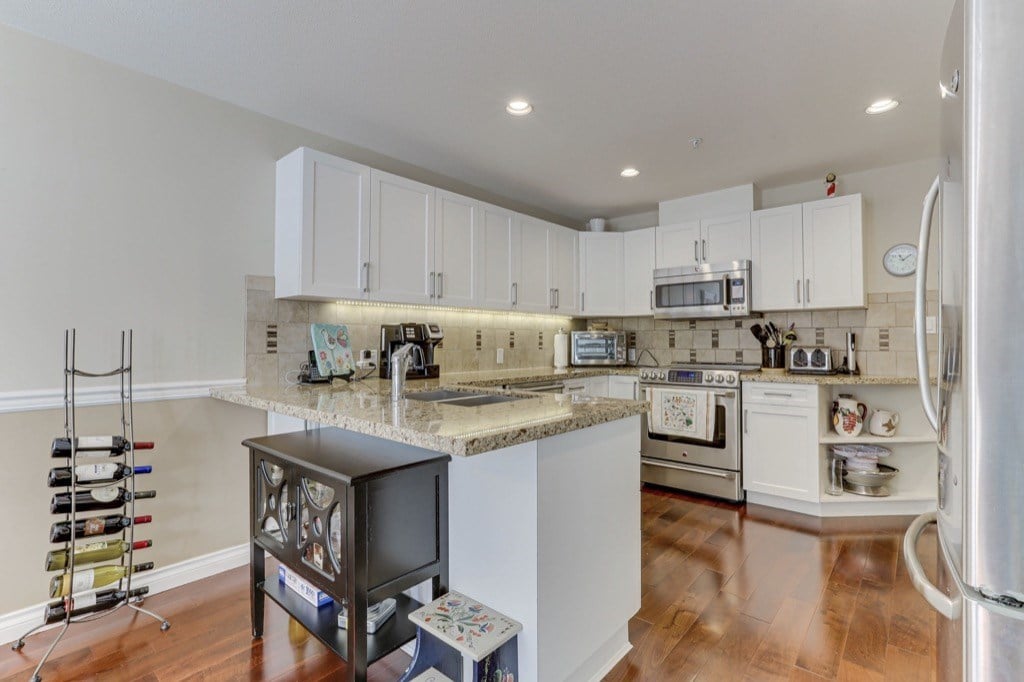 103-1250 55 St
