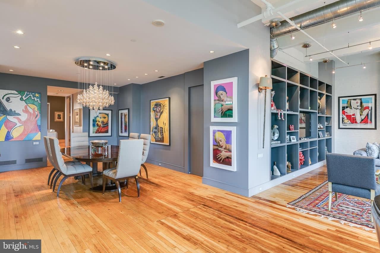 220 W Washington Sq #600