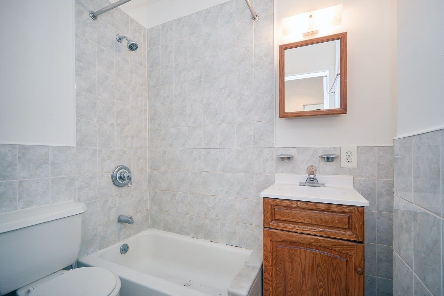 1059 2nd Ave, Unit 2W