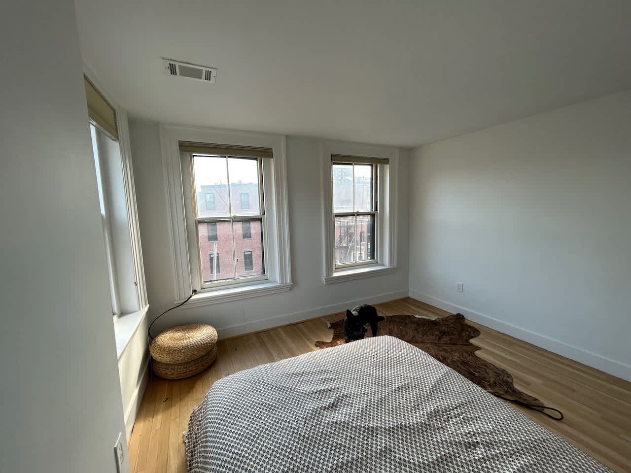 Union Park - Gorgeous 1.5 BED + Office ; Laundry and Garage Parking Included! Avail 8/1 or 9/1