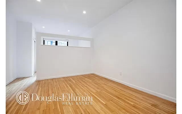 230 East 52nd Street Unit: 3D