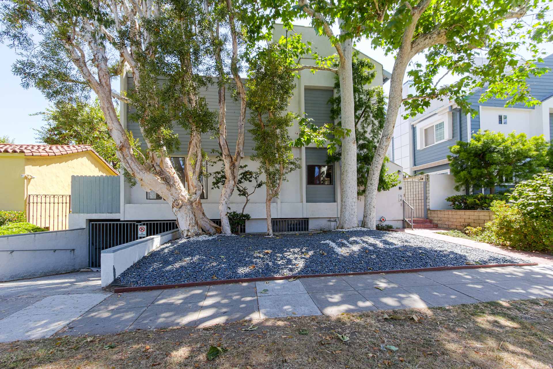 Front Facing Spacious Townhouse