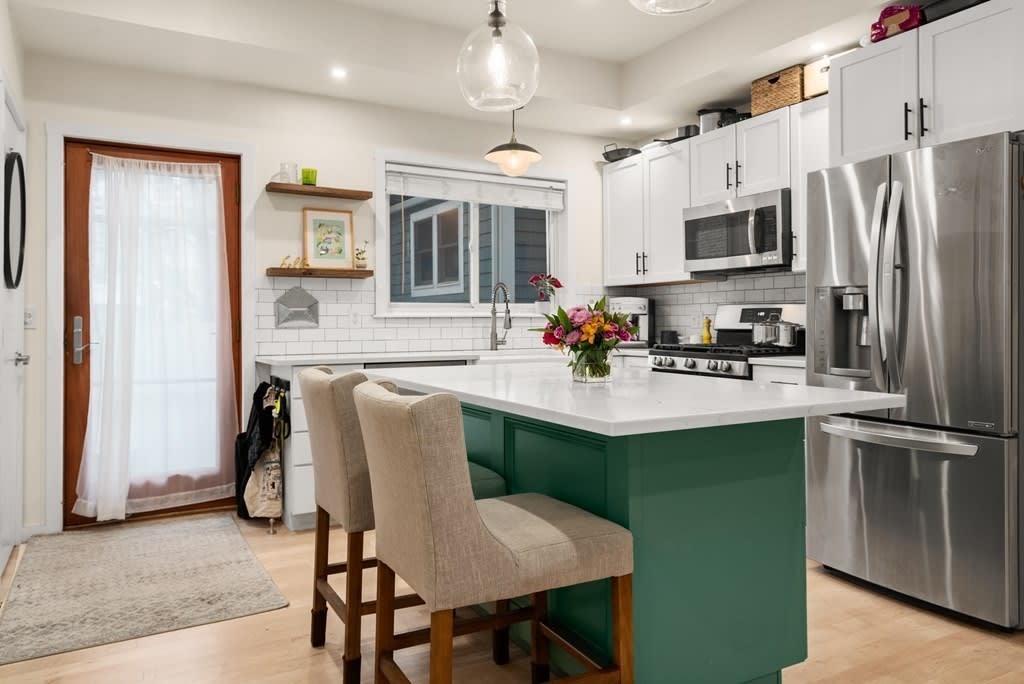 182 Elm St, Unit 1