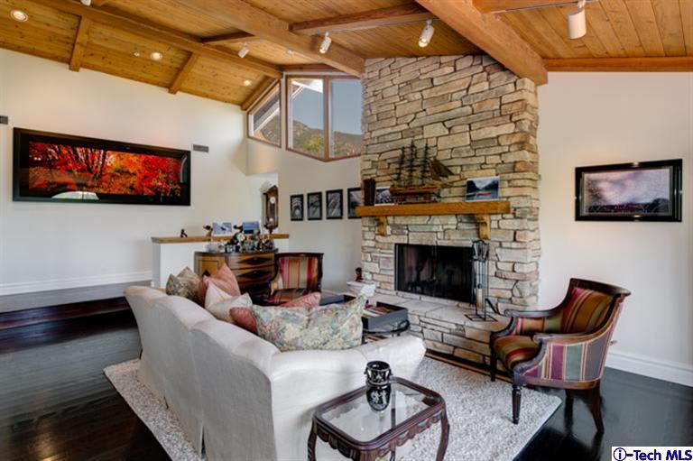 1881 Country Ln