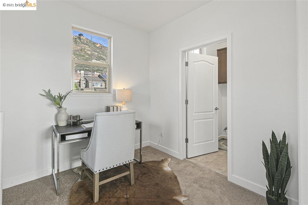 6184 Old Quarry Loop Oakland, CA, 94605