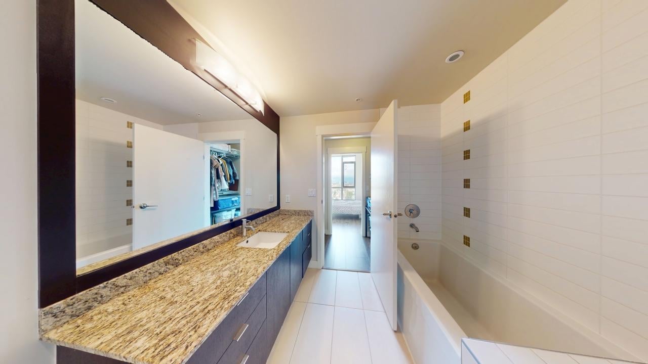 2903-7088 18th Ave