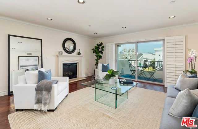 1621 BARRY AVE Apt PH5