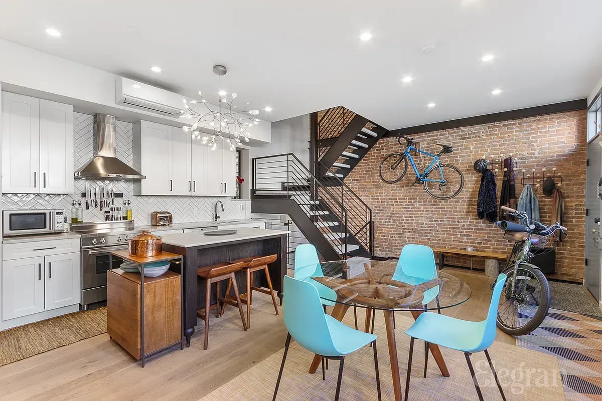 164 West Ninth Street Unit: TH