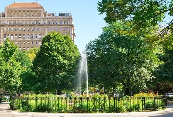 200 East 16th Street Unit: 11A