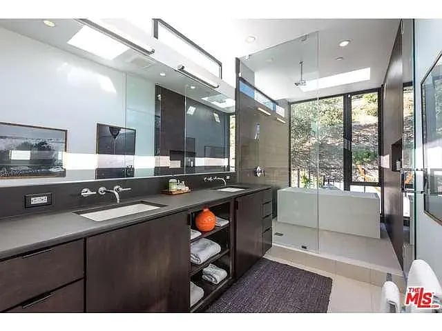 6449 Tahoe Dr