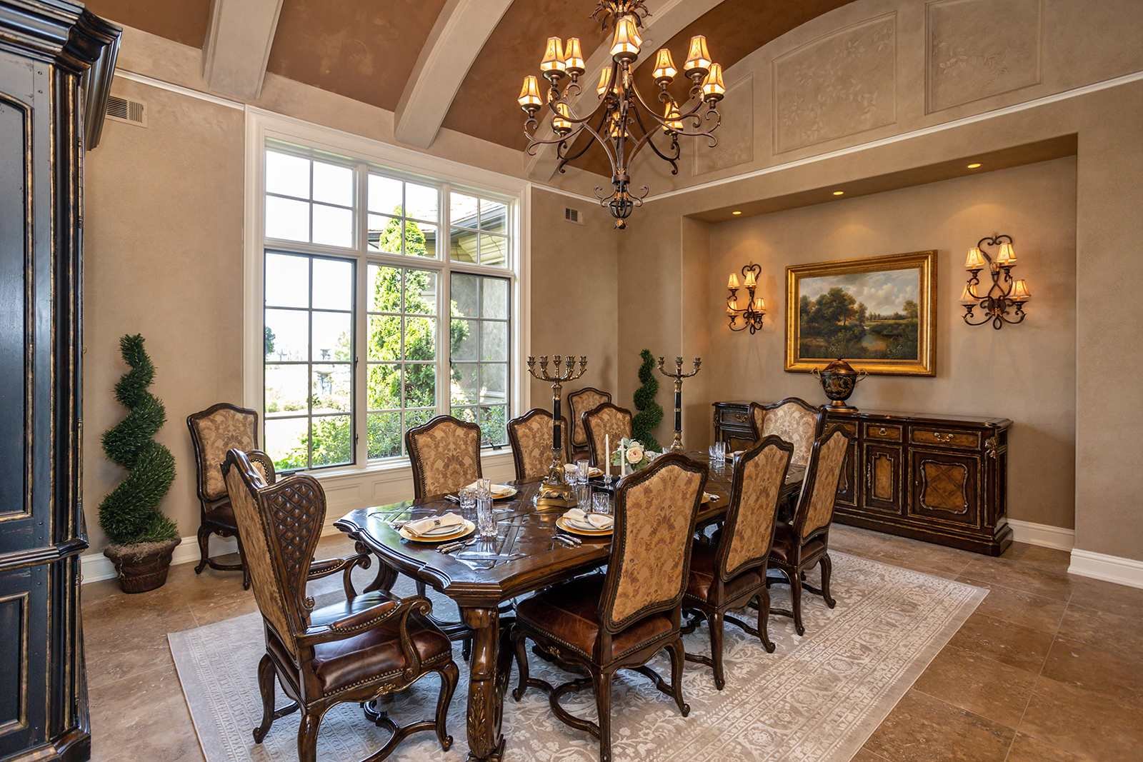 2505 NE Bellagio Court