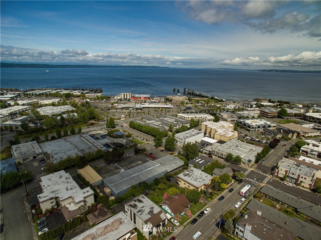 301-233 3rd Ave