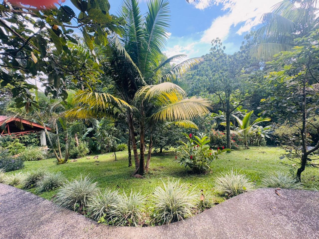 Luxury Lakefront Villa Guesthouse, Lake Arenal, Alajuela