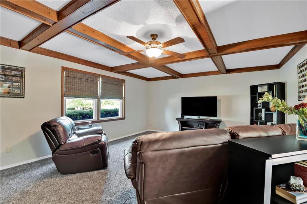 412 NE Corsicana Street