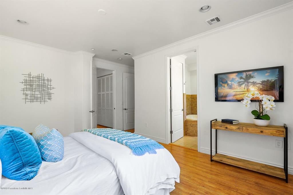 11145 Sunshine Terrace 106 Studio City, CA
