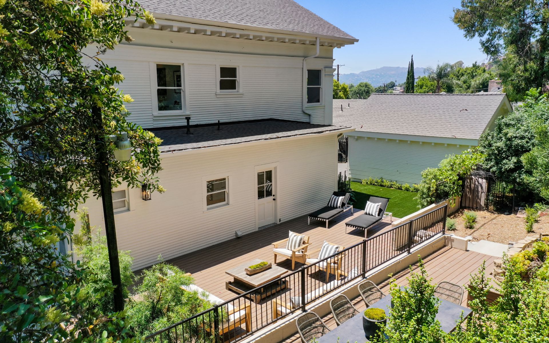  901 Isabel St