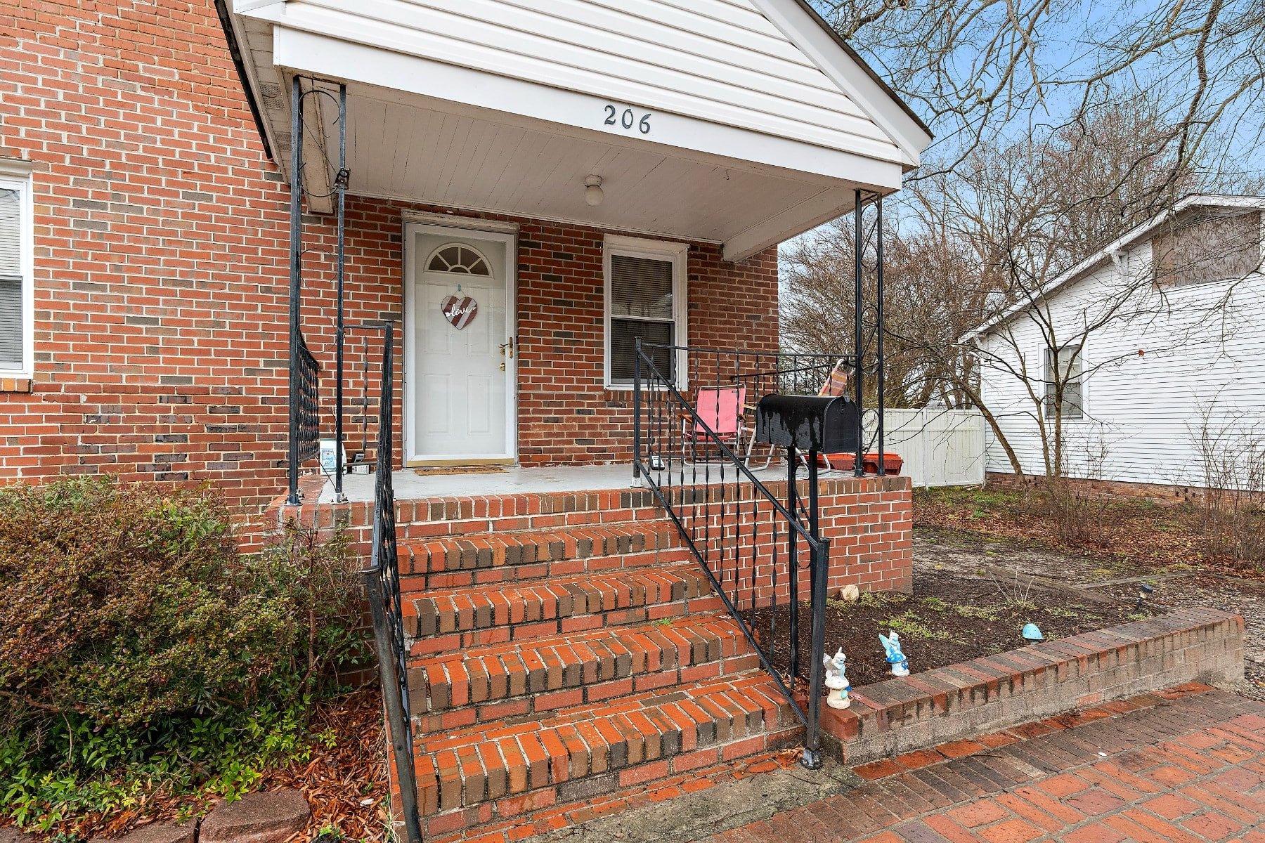 206 James Avenue