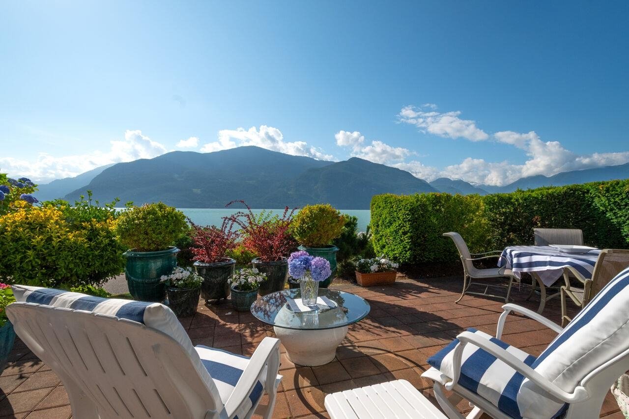 15 Beach Dr