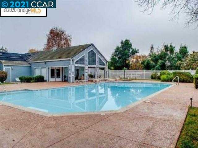 2941 Winding Ln