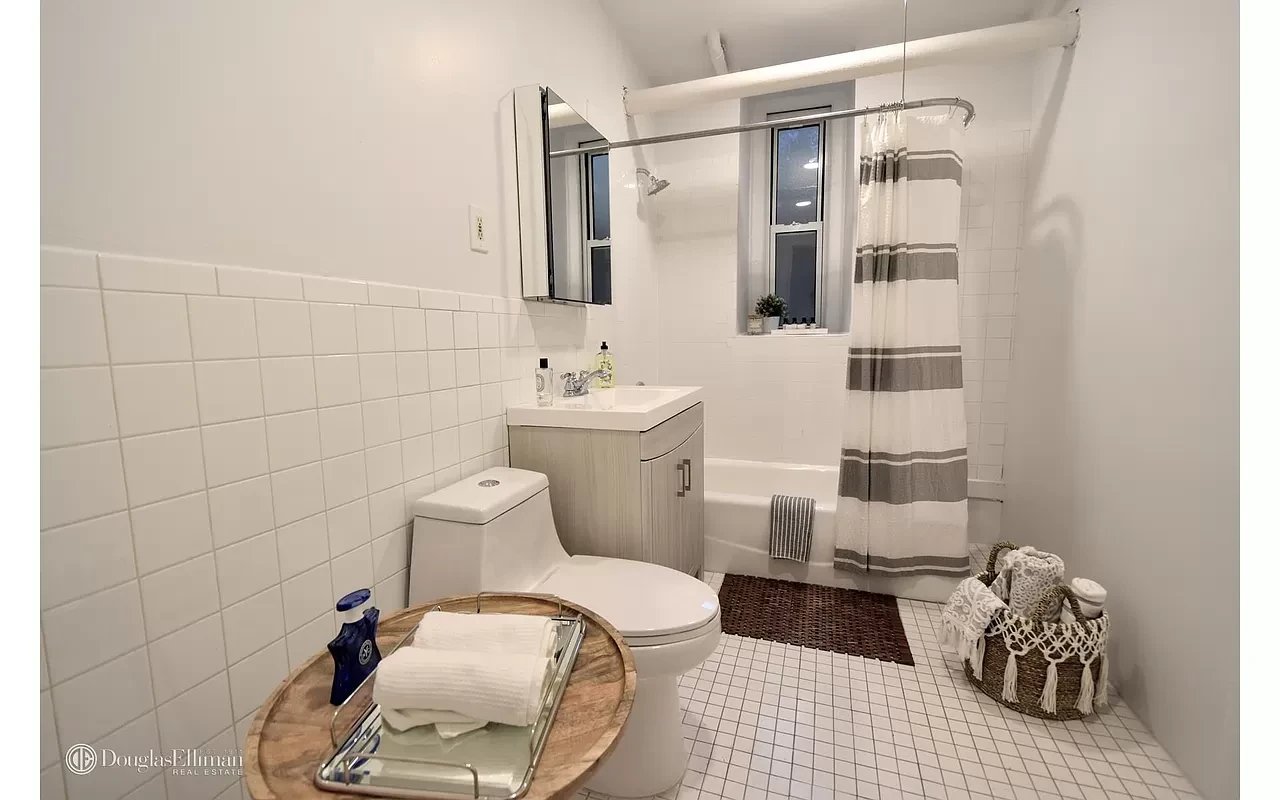 334 West 22nd Street Unit: 28