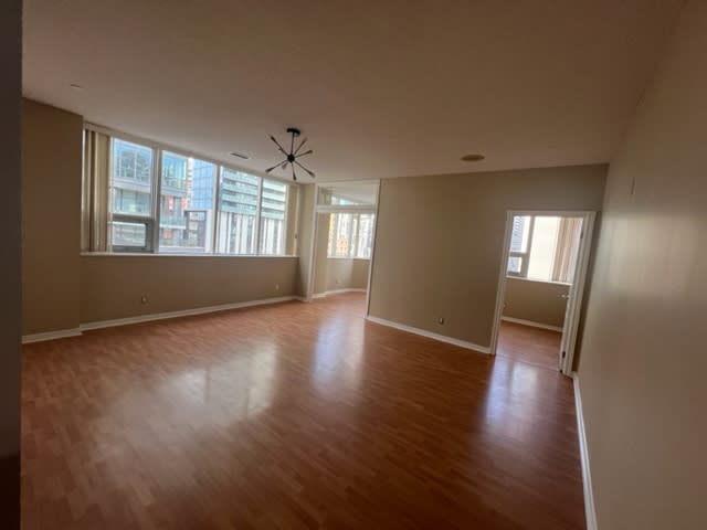 393 King St Unit: 501