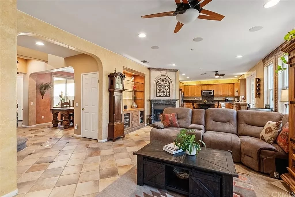 3320 Wild Oak Ln