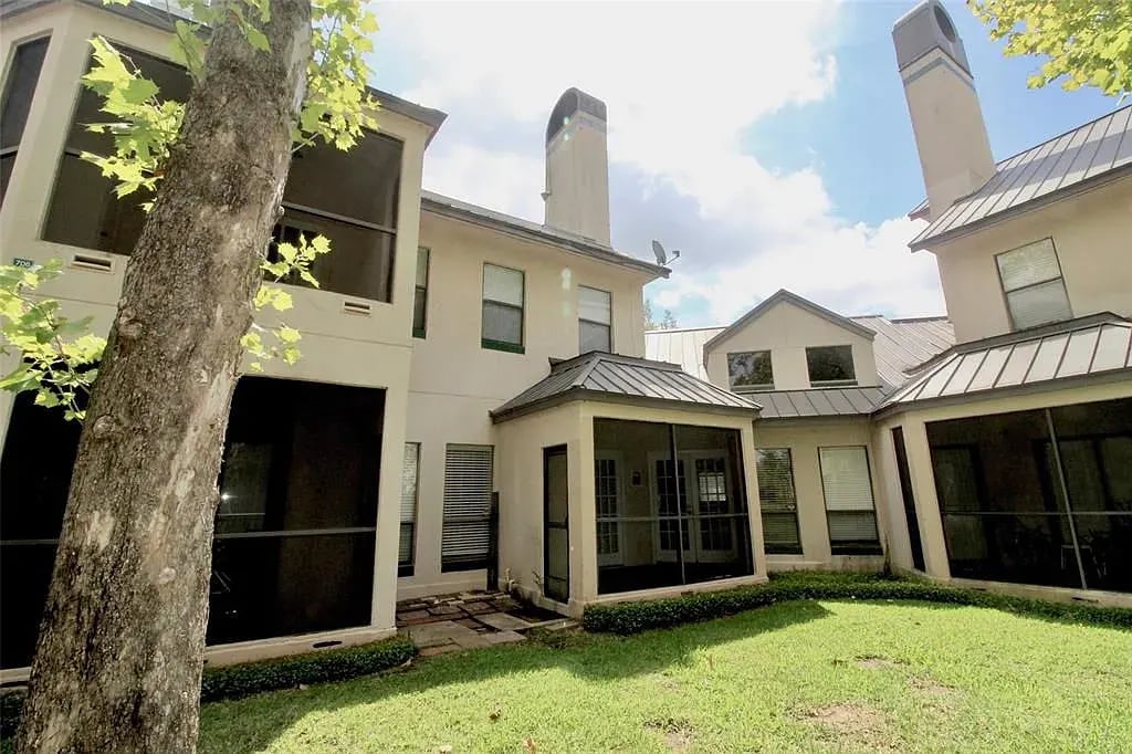4144 Greystone Wy