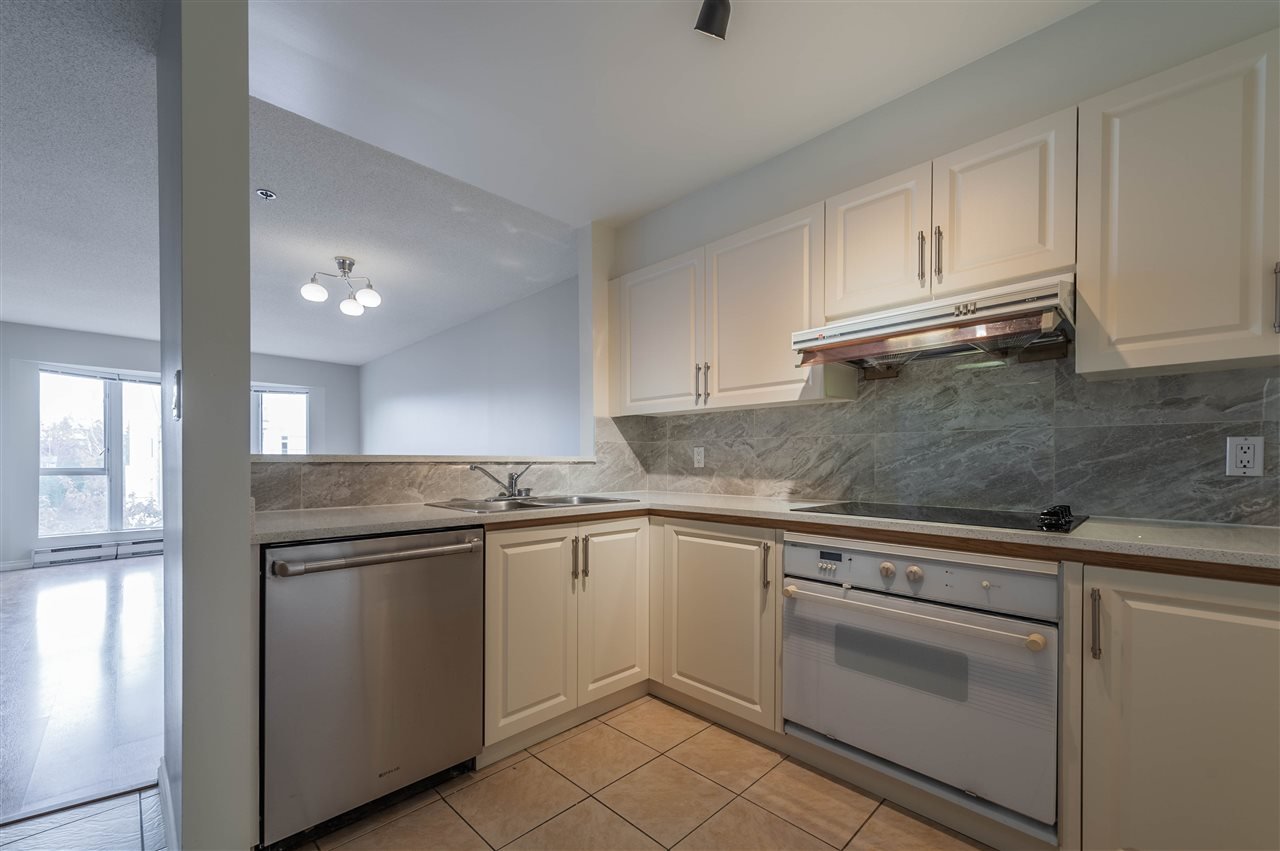 204-7700 St. Albans Rd