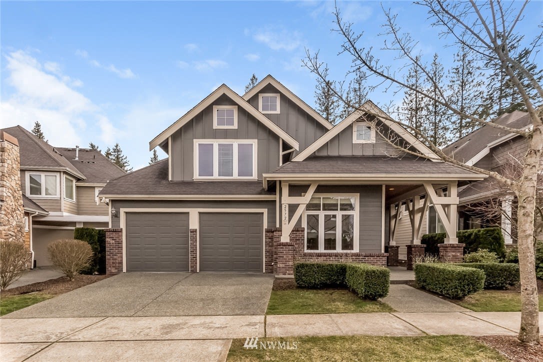 2572 35th Ave NE