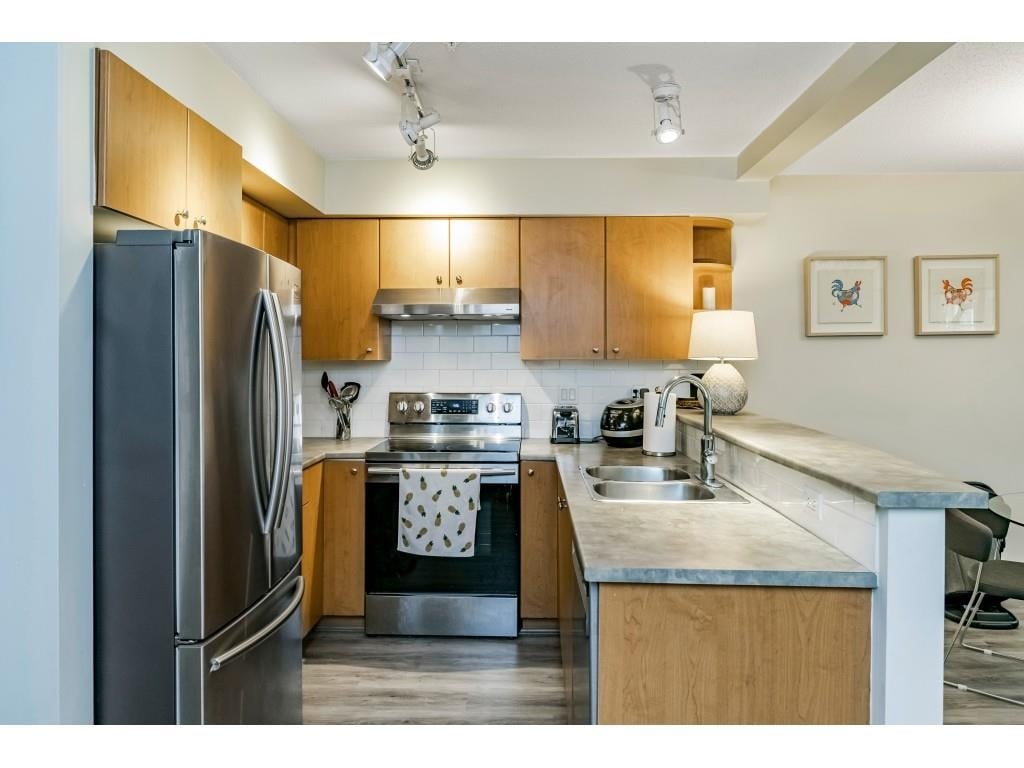 66-7088 17th Ave