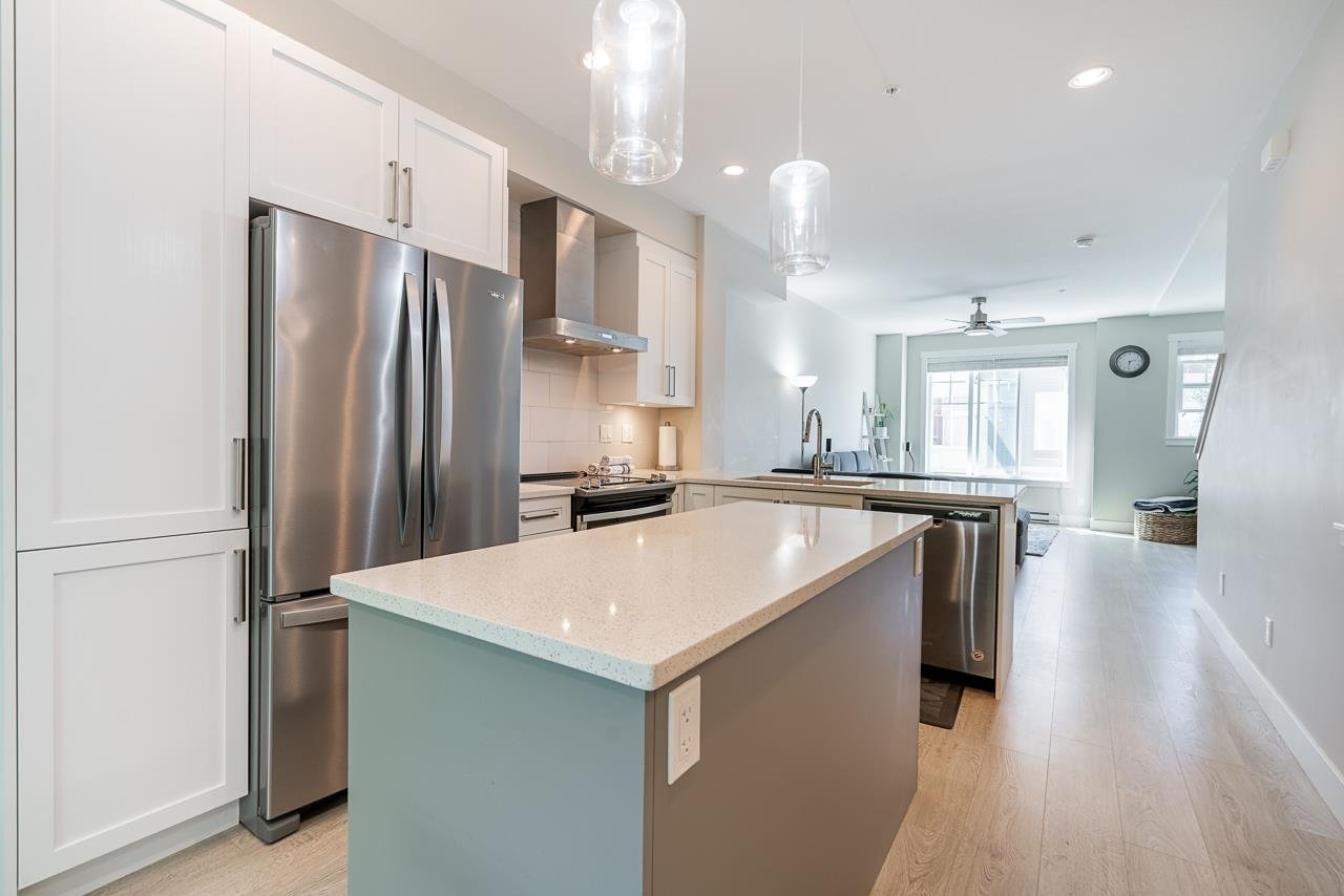 104-20498 82 Ave
