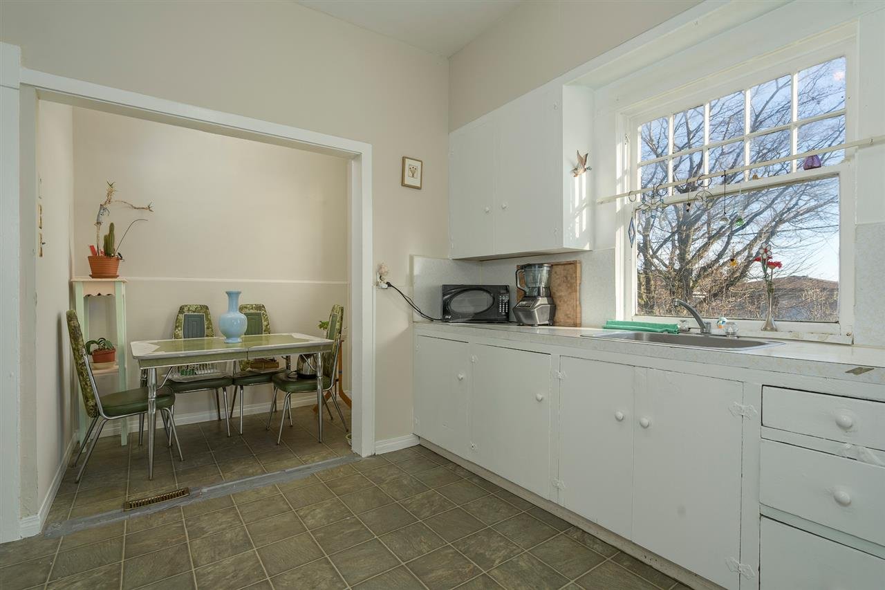 4278 John St