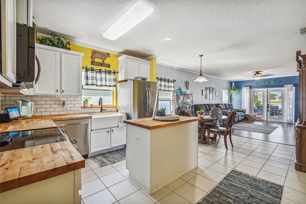 3154 Queen Alexandria Dr