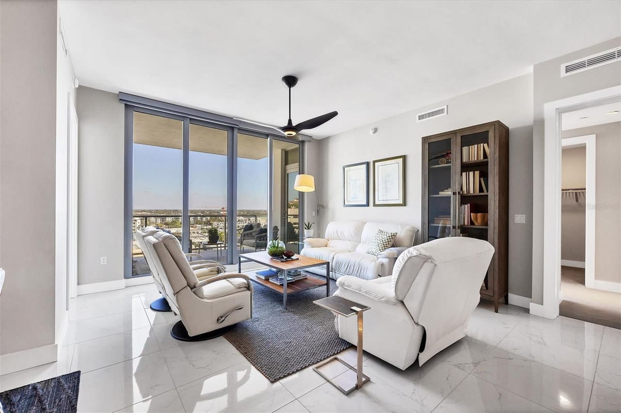 111 S Pineapple Ave #1020