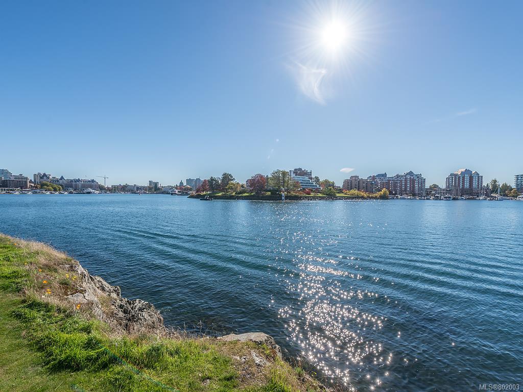 106-68 Songhees Rd, Victoria
