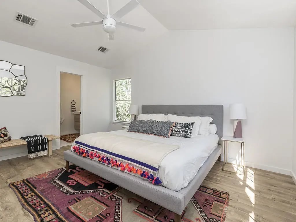 7912 Finch Trl