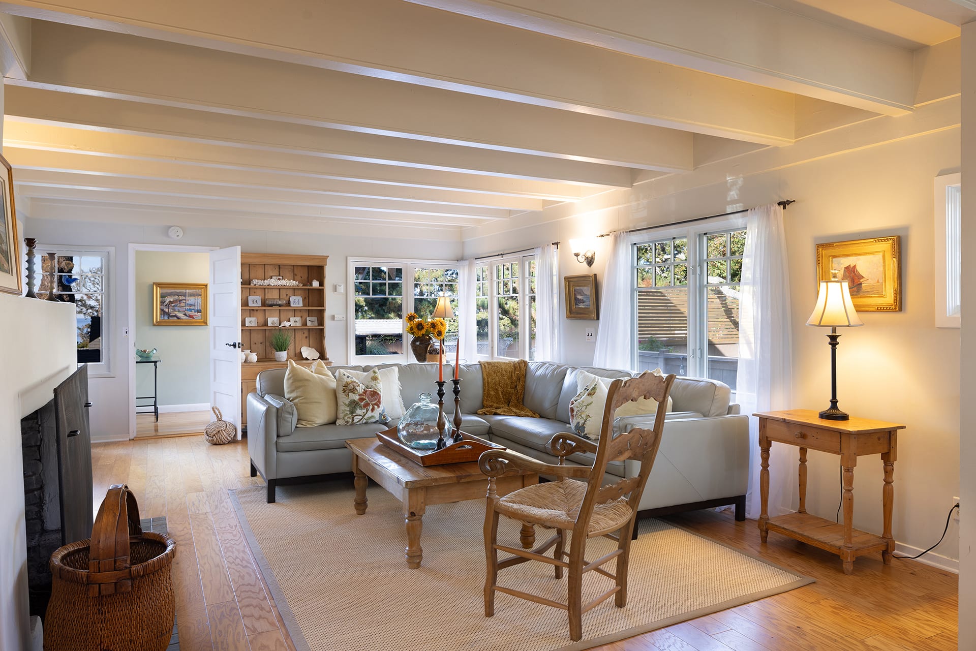 Spacious Carmel Cottage - Monte Verde & 7th SWC