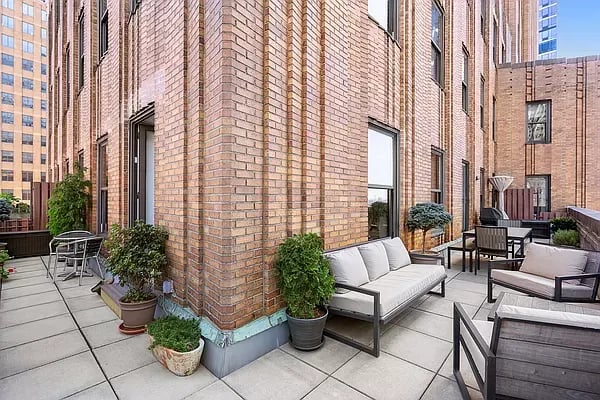 365 Bridge Street Unit: 16F