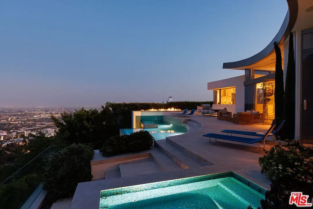 1486 Blue Jay Way