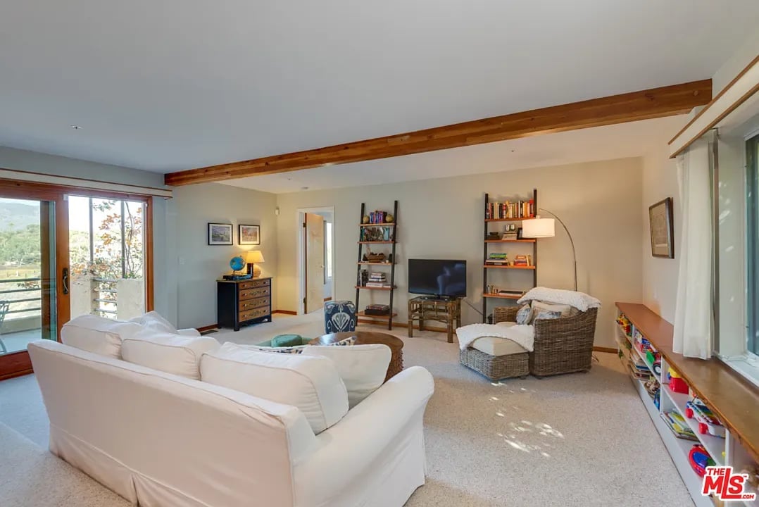 6756 Dume Dr