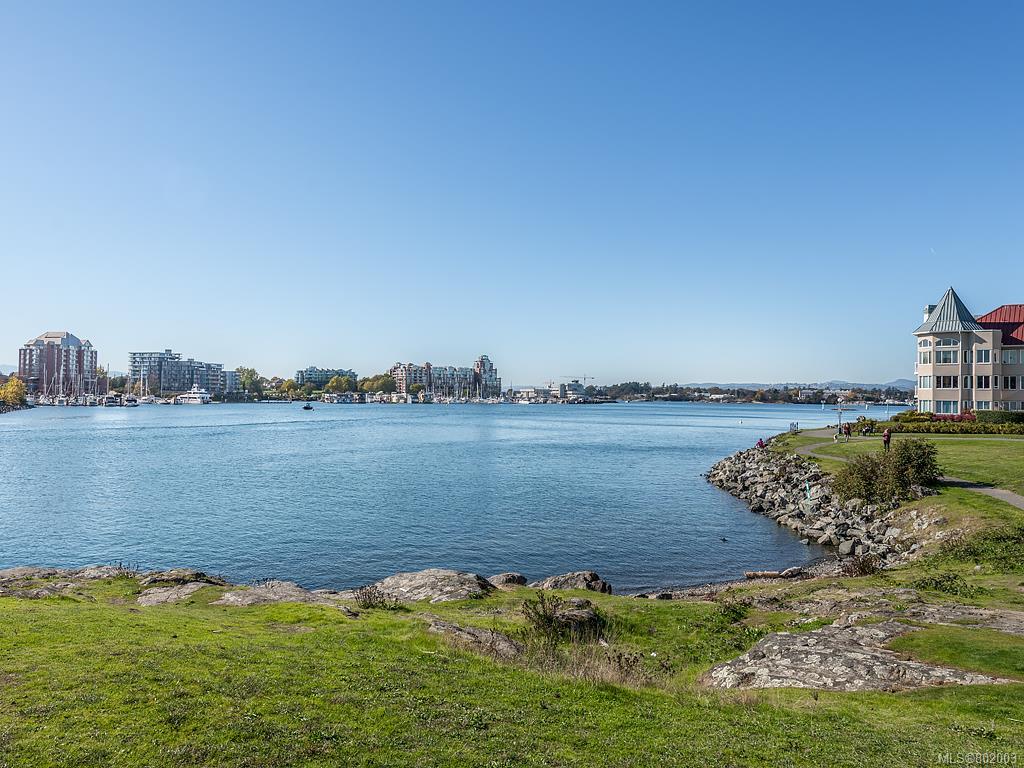 106-68 Songhees Rd, Victoria