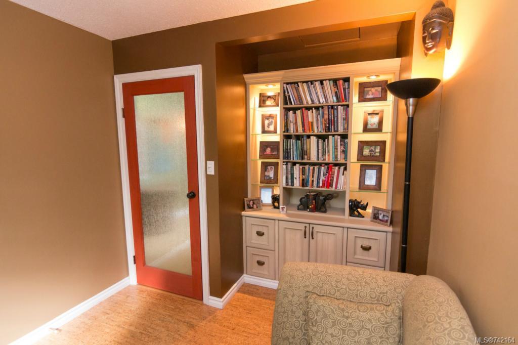 28 Falstaff Pl