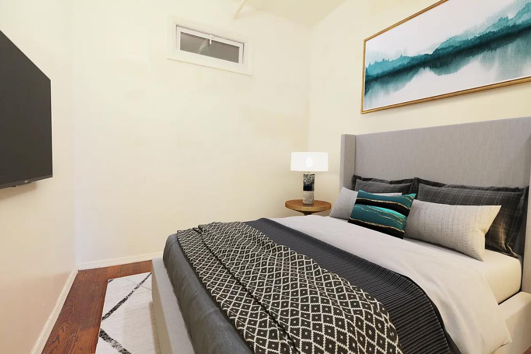 147 Grand Street, Apt 8