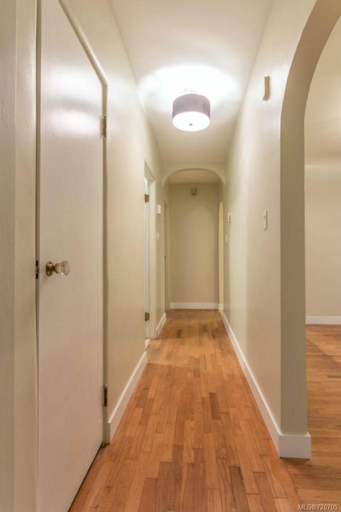 2675 Arbutus Rd