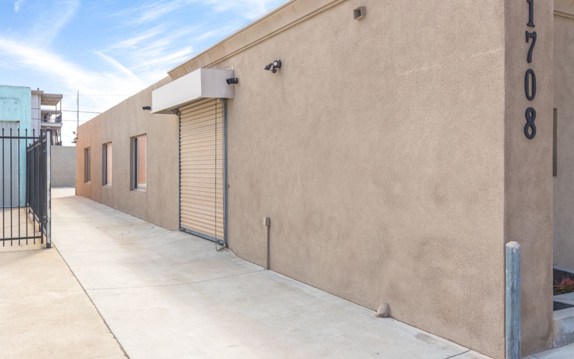 11708 Inglewood Ave