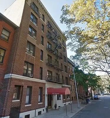 38 Livingston Street Unit: 21