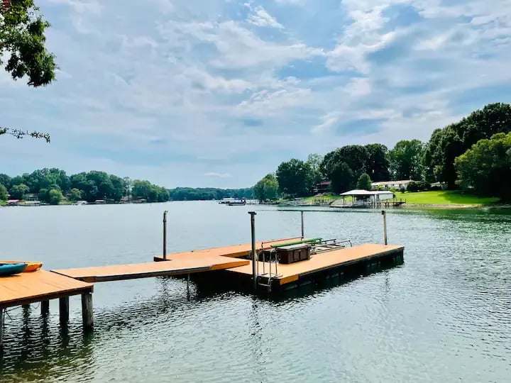 Lakefront Cabin - Lookout Lodge - on Lake Norman