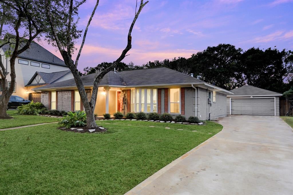 5130 Whittier Oaks Dr