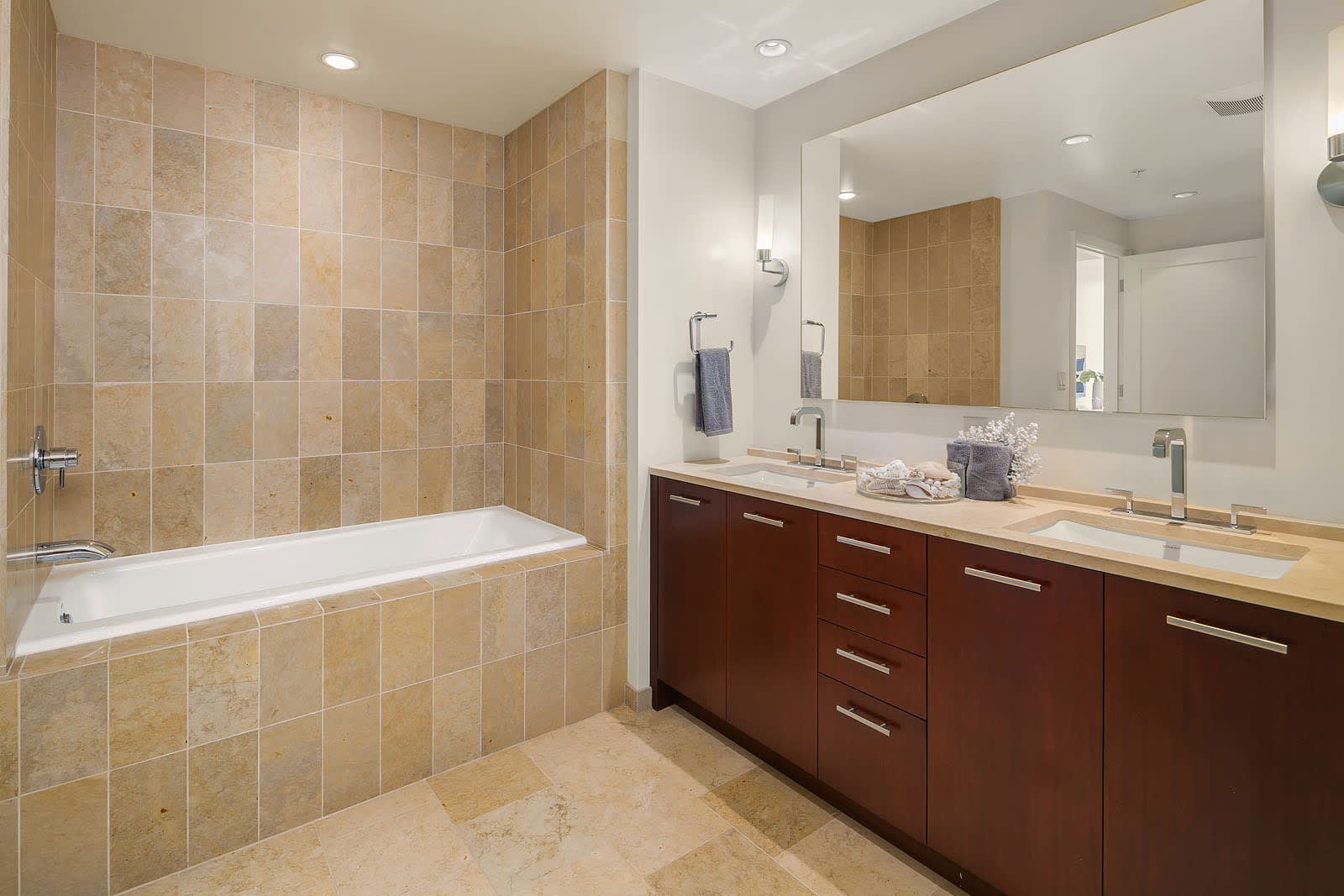 500 106th Avenue NE, Unit 1115