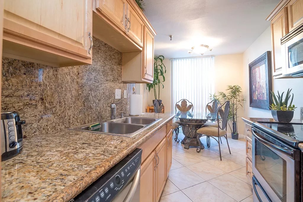 4627 Ocean Blvd #115